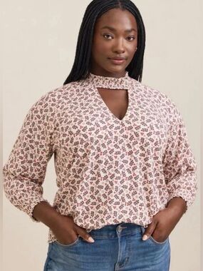 Torrid Textured Jersey Choker Neck Smocked Bottom Top Women’s Size 4X New